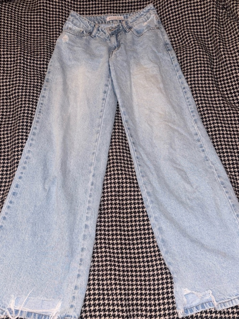 Light Wash Wide Leg Jeans - Witty Fox